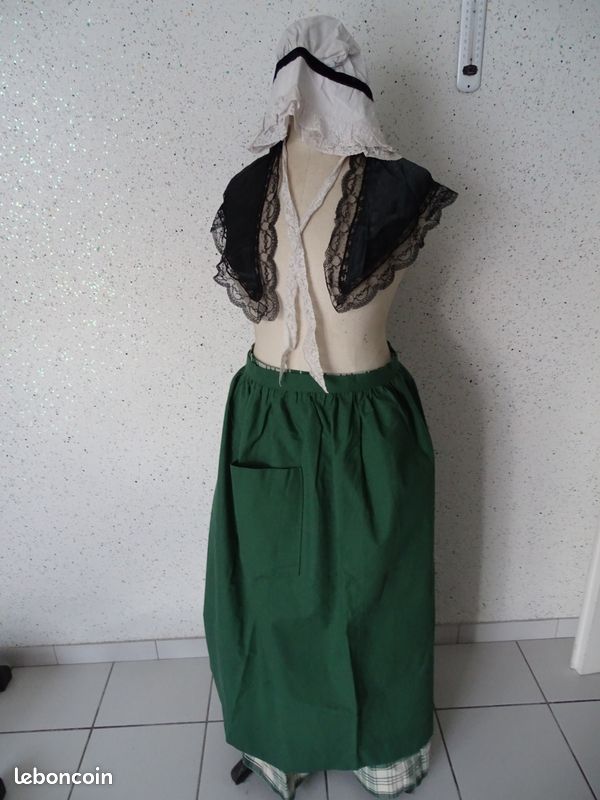 Costume traditionnel folklorique (image 1)
