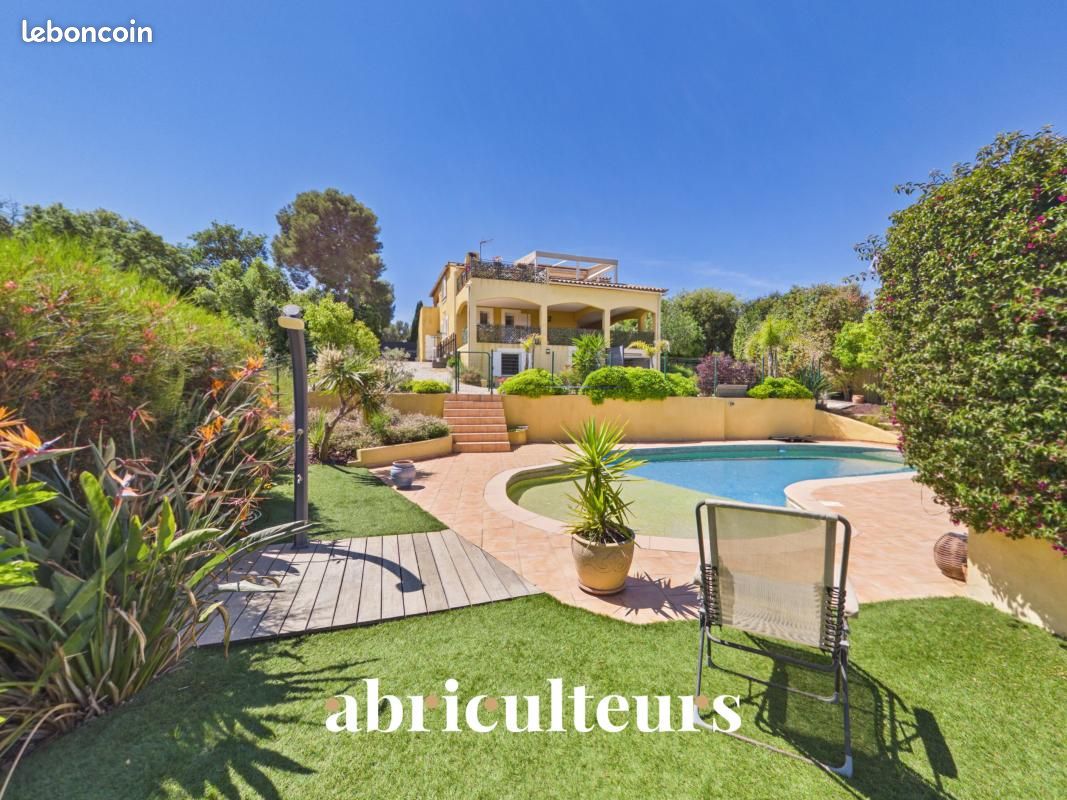 Maison 5 pièces 140 m² · à Six-Fours-les-Plages · 140 m² · 898 000 €