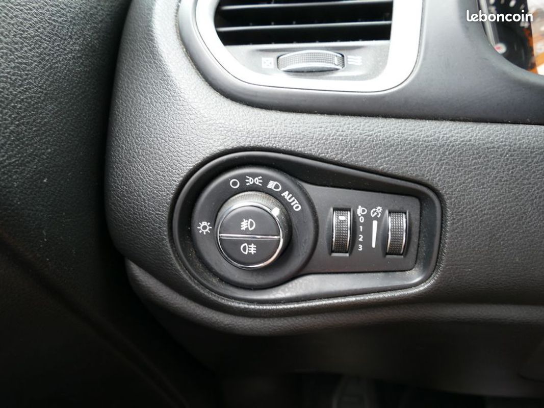 JEEP RENEGADE 2.0 MULTIJET 140 Ch LIMITED 4X4 BVA TOIT OUVRANT (image 19)