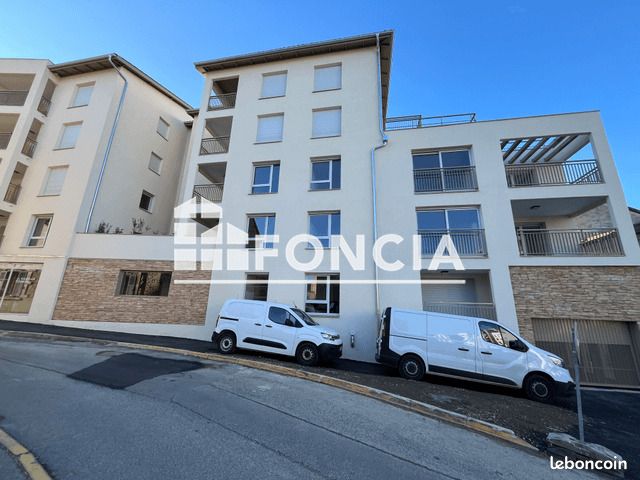 Appartement 3 pièces 57 m² · à Bourgoin-Jallieu · 57 m² · 733 €