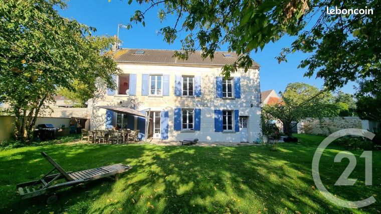 Maison 8 pièces 203 m²