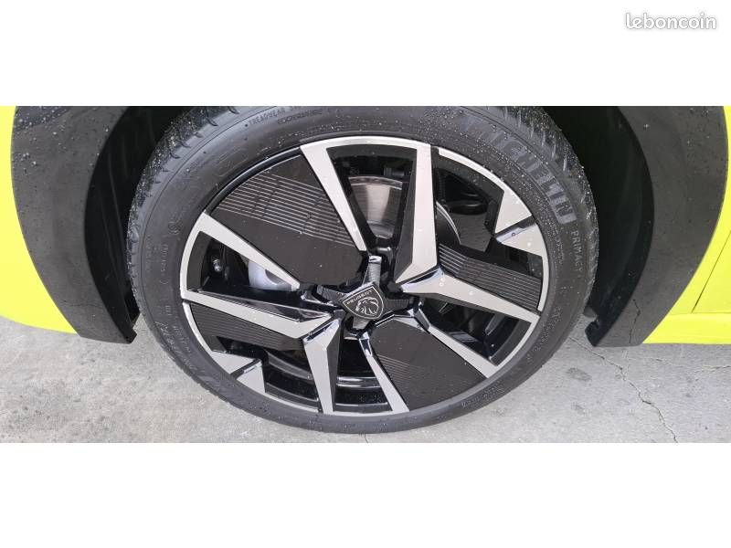 Peugeot 208 Hybrid 100 e-DCS6 GT (image 4)