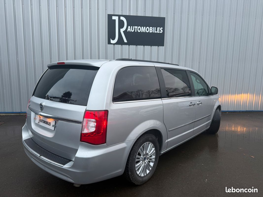 LANCIA GRAND VOYAGER 2.8 Multijet 163 Platinum (image 4)