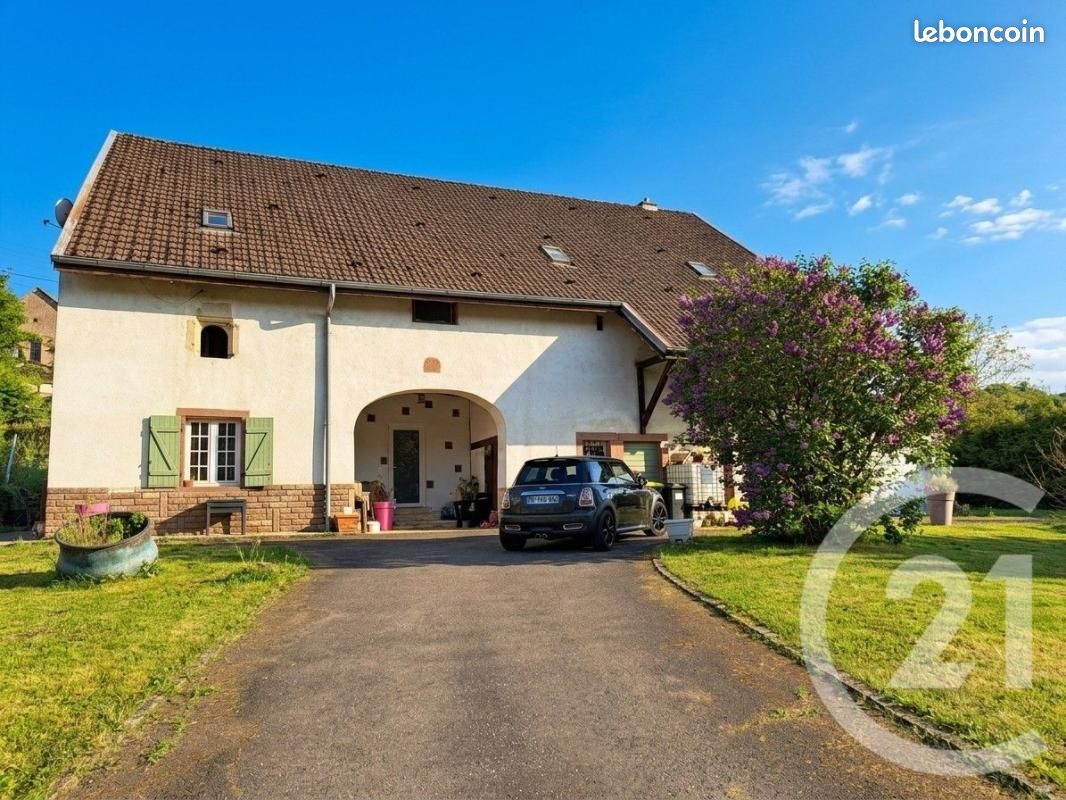 Maison 5 pièces 138 m² · à Trémoins · 138 m² · 156 000 €