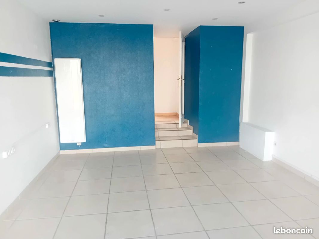 Local commercial 2 pièces 70 m² · à Angers · 70 m² · 210 000 €