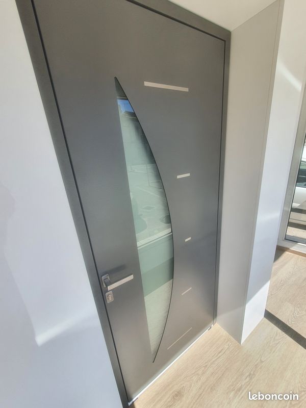 Porte d’entrée SYBAIE aluminium / chêne – Modèle monobloc – Très bon état (image 2)