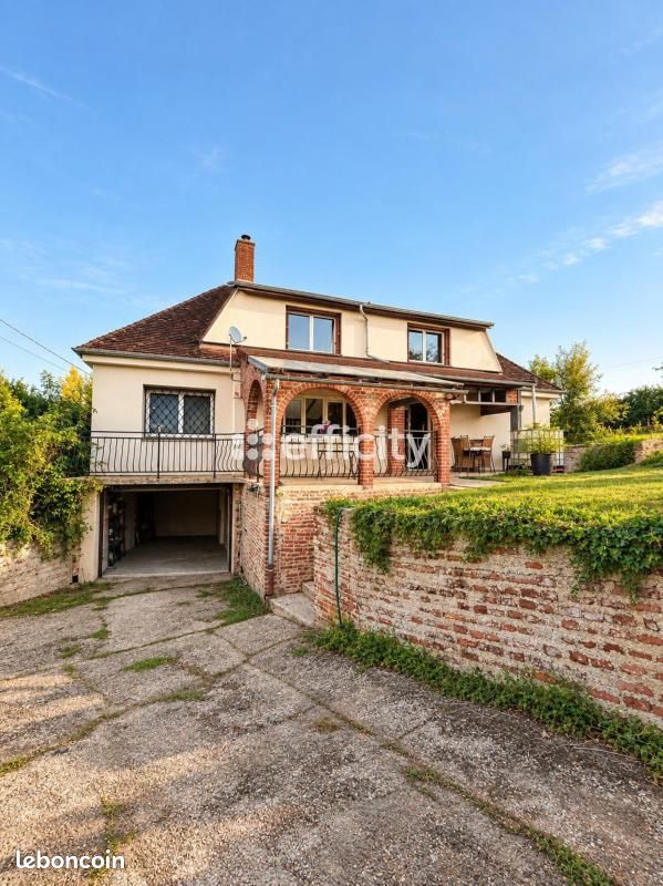 Maison 7 pièces 132 m² · à Neuf-Marché · 132 m² · 174 000 €