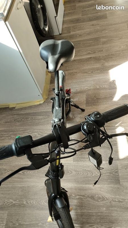 A vendre trottinette électrique (image 1)