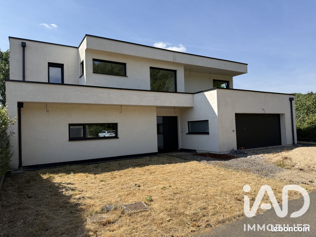 Maison 8 pièces 245 m² · à Rédange · 245 m² · 665 000 €