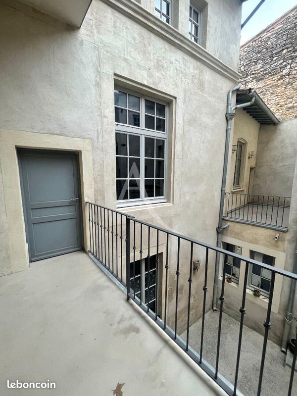 Appartement 4 pièces 94 m² · à Nîmes · 94 m² · 941 €
