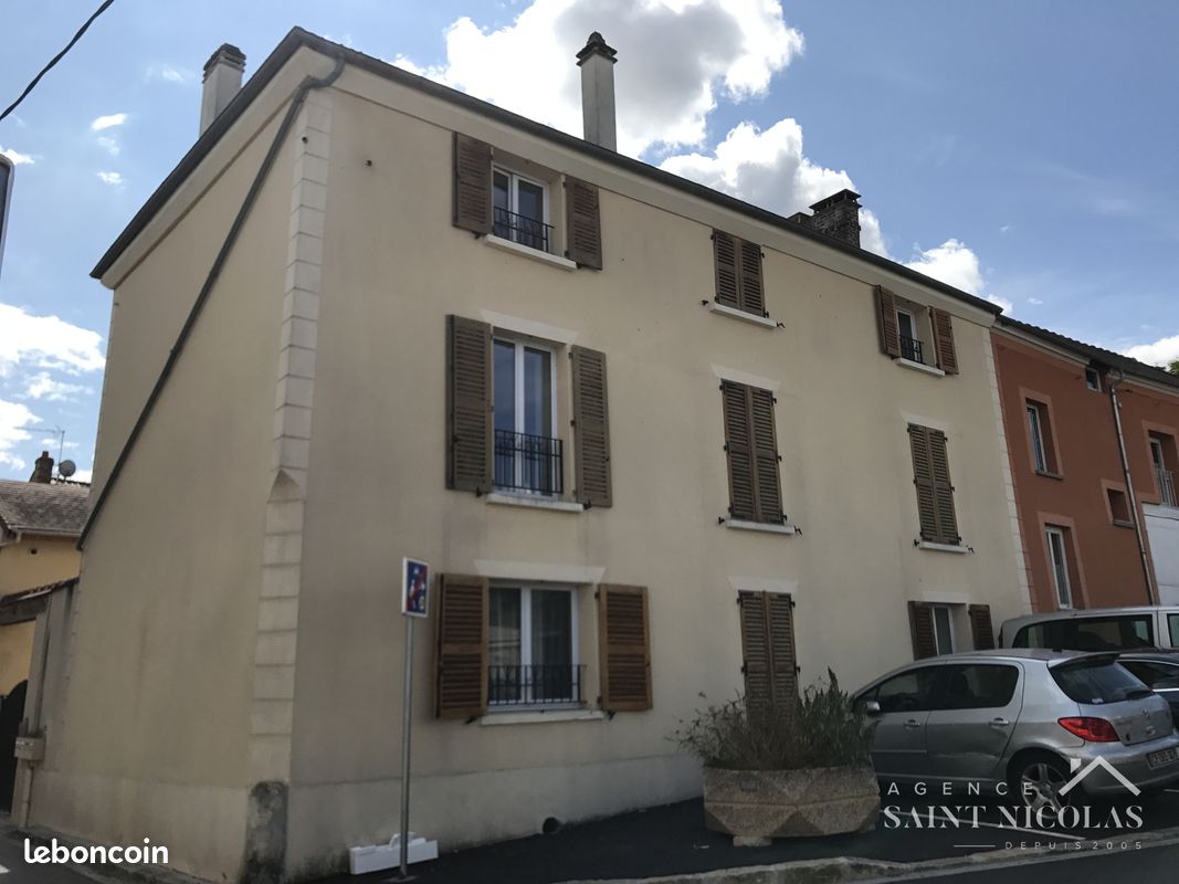 Immeuble 220 m² · à Bouafle · 220 m² · 532 000 €