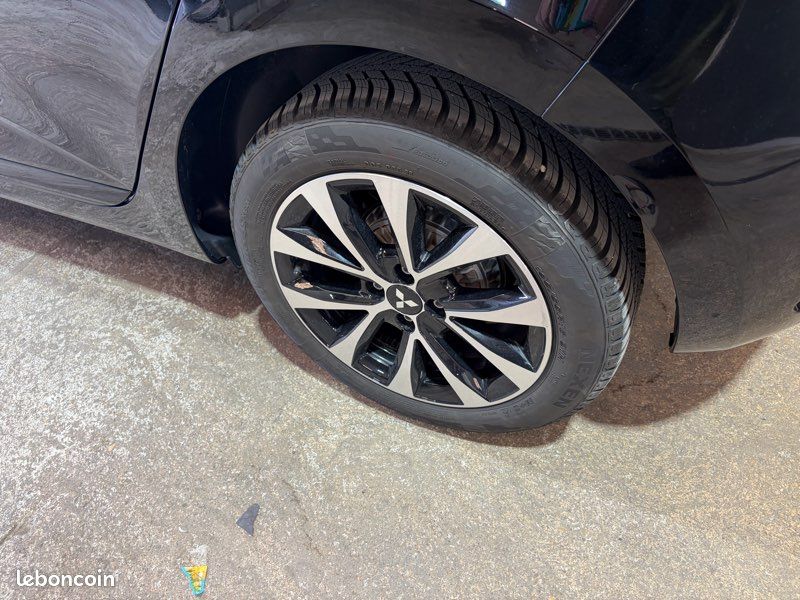 Mitsubishi Colt 1.0 Mpi 91 Invite+ 5 ans garantie noir (image 3)