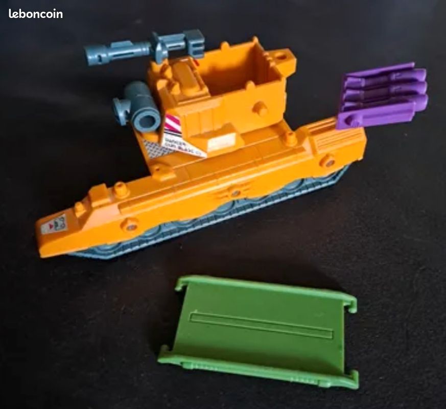 TRANSFORMERS G1 Micromaster combiner Decepticon ANTI-AIRCRAFT BASE TANK Hasbro 1989 (image 1)