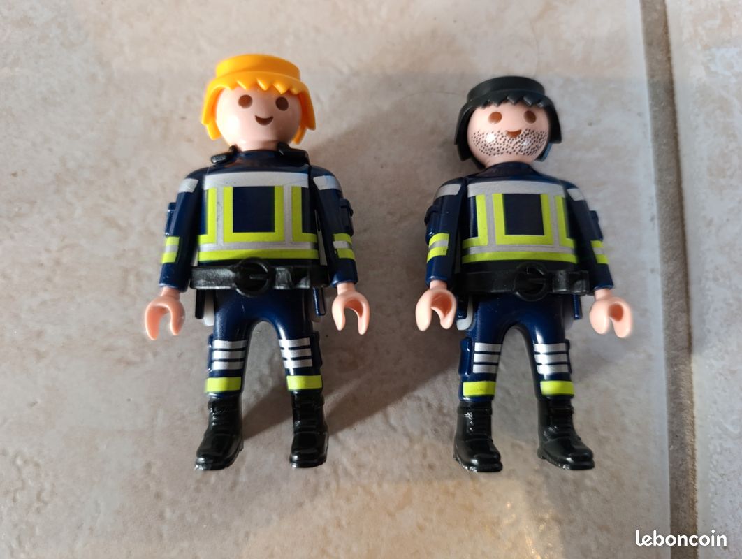 Lot PLAYMOBIL : 3 Policiers Avec Armes - Occasion En Bel état
