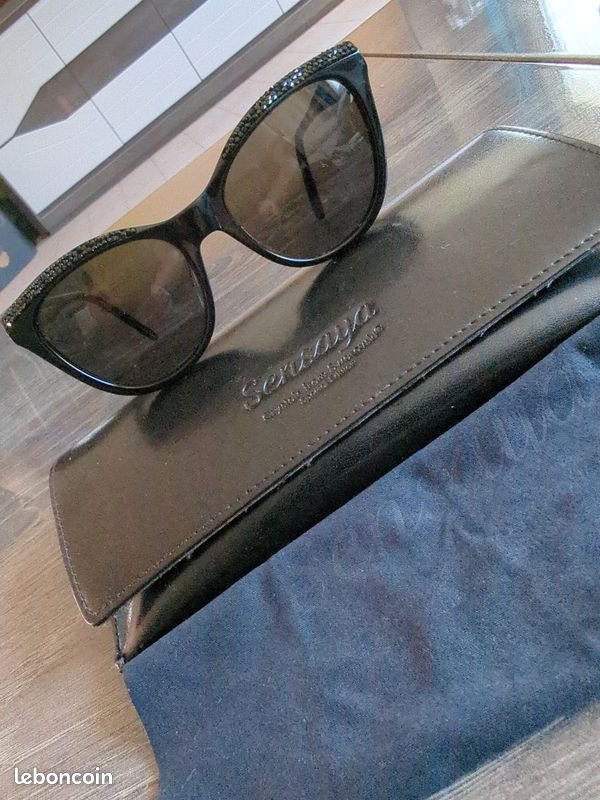 Lunette de soleil neuve Sensaya By Swarovski Montres Bijoux