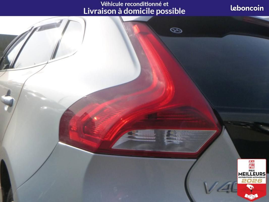 Volvo V40 D2 120 Geartronic 6 - Momentum (image 10)