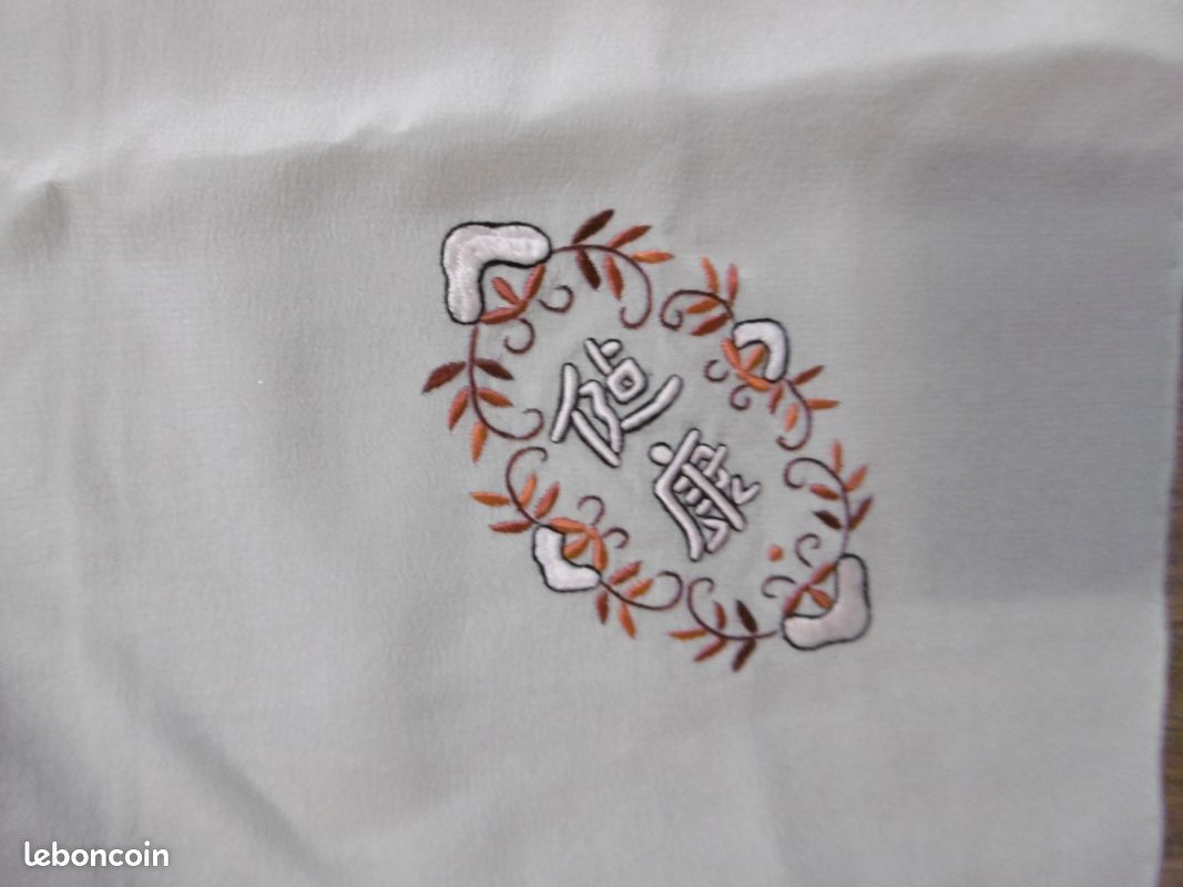 Carré en soie pochette japonaise brodé (image 2)