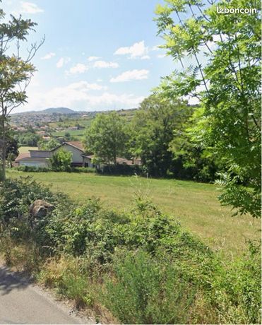 Terrain limite saint Martin la plaine