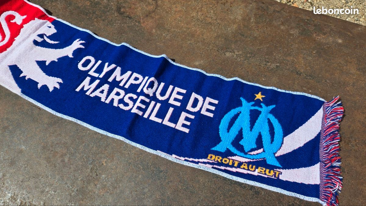 Écharpe Olympique Lyonnais vintage (2017/18) - Vintage Football Area