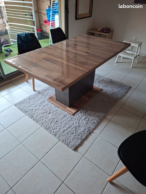 Table à manger (image 1)