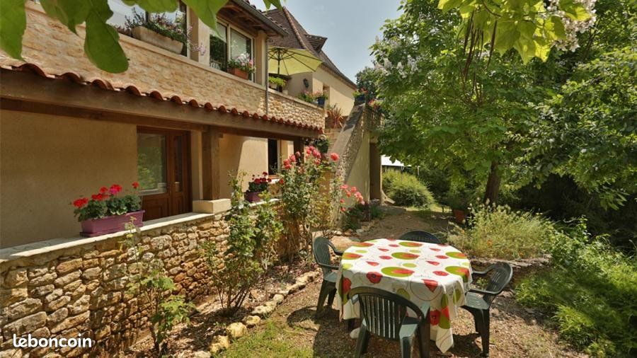 Maison 9 pièces 222 m² · au Buisson-de-Cadouin · 222 m² · 280 000 €