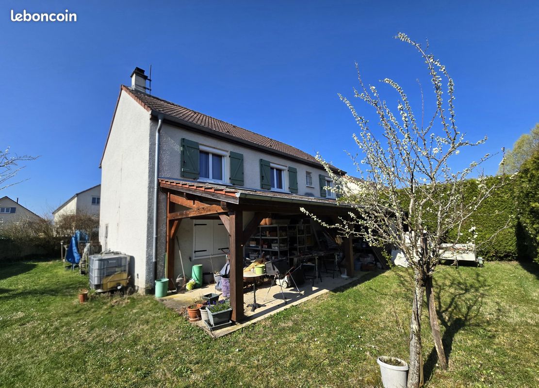 Maison 7 pièces 104 m² · à Collonges-Et-Premières · 104 m² · 220 000 €
