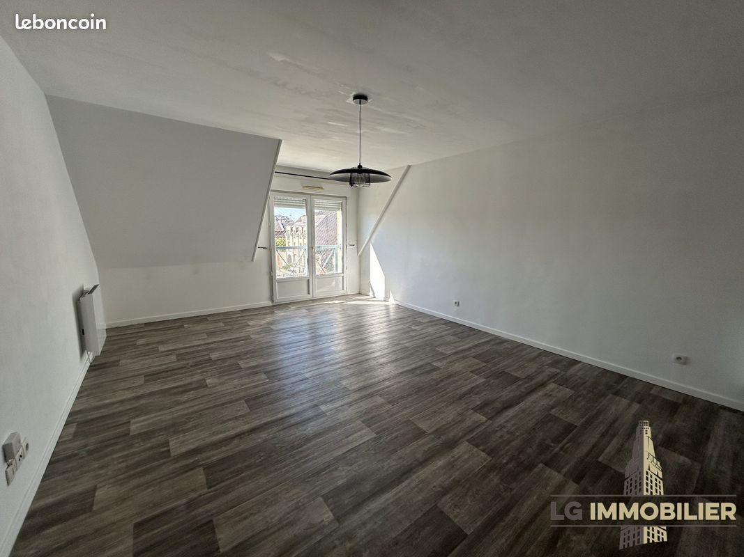 Appartement 3 pièces 74 m² · à Amiens · 74 m² · 950 €