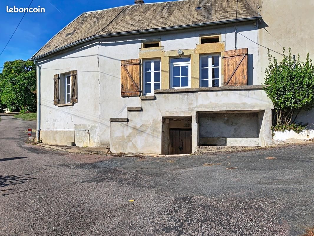 Maison 1 pièce 49 m² · à Roussillon-en-Morvan · 49 m² · 29 900 €