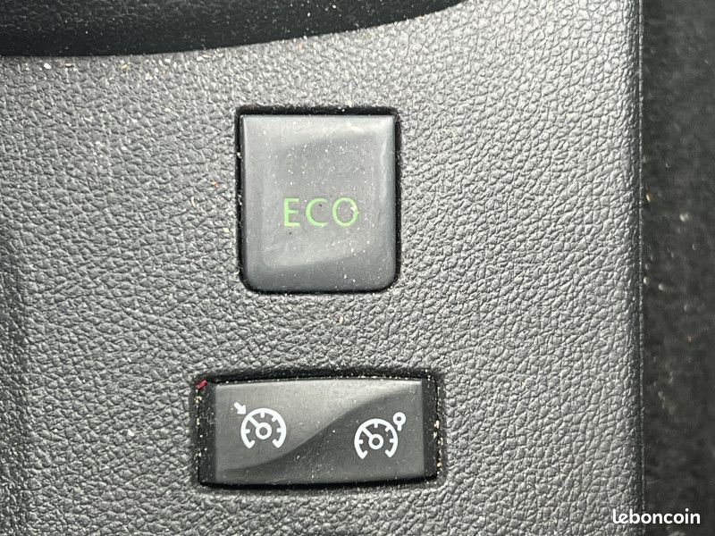 Renault CAPTUR STE 1.5 DCI 90CH ENERGY BUSINESS ECO² (2 PLACES) (image 12)