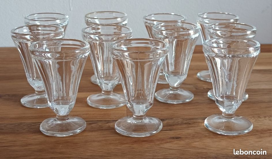 11 verres à liqueur (image 1)