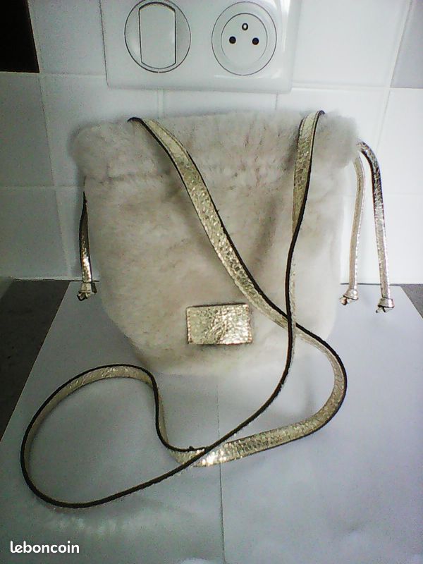 Sac bourse neuf MAINFIELD cuir et fourrure en laine sable et doré 20 x 20 cm (image 3)