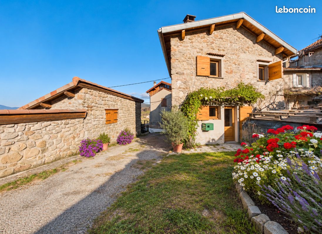 Maison 4 pièces 85 m² · à Saint-Basile · 85 m² · 160 000 €