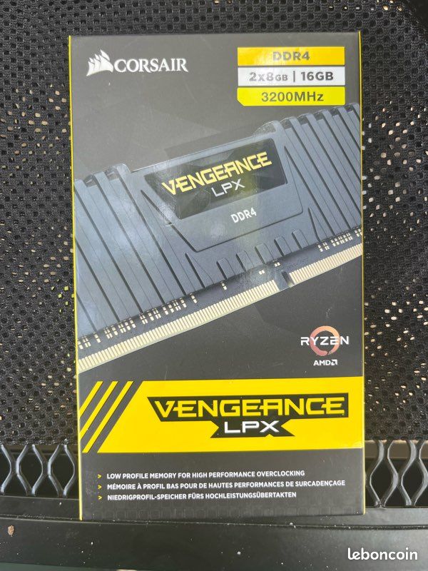 RAM DDR4 2x8Go Corsair (image 1)