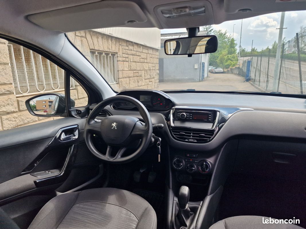 Peugeot 208 1.2 70 cv ct ok (image 5)