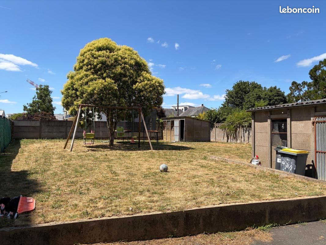 Maison 6 pièces 169 m² · à Saint-Jacques-de-la-Lande · 169 m² · 1 800 €