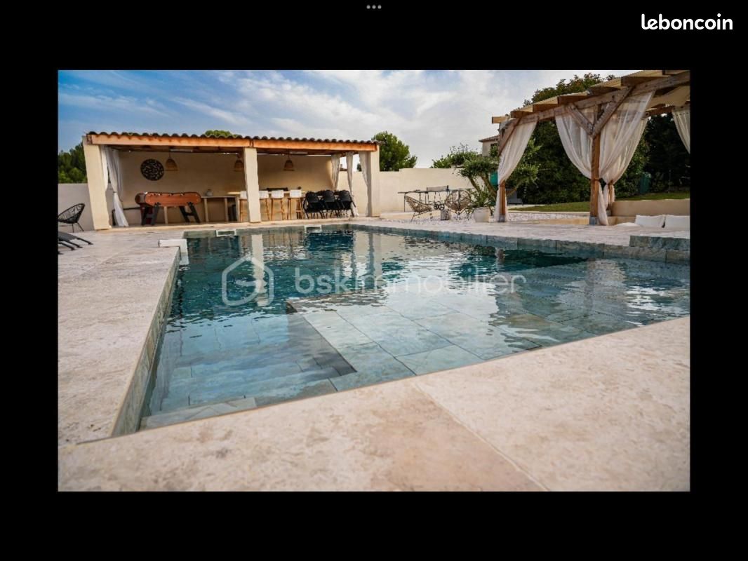 Maison 8 pièces 219 m² · à Plaissan · 219 m² · 615 000 €