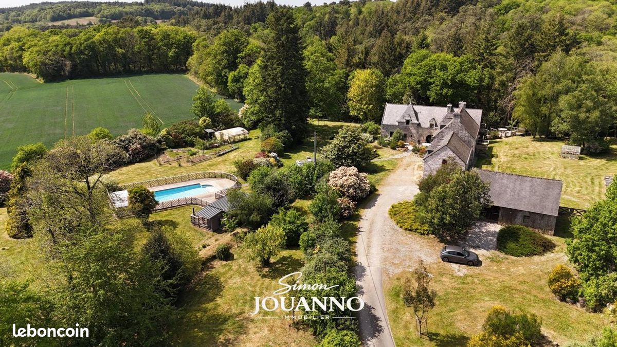 Maison 12 pièces 325 m² · à Melrand · 325 m² · 779 000 €
