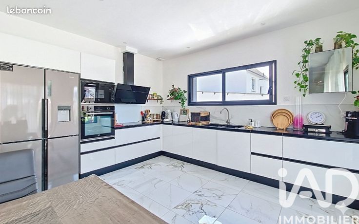 Maison 6 pièces 151 m²