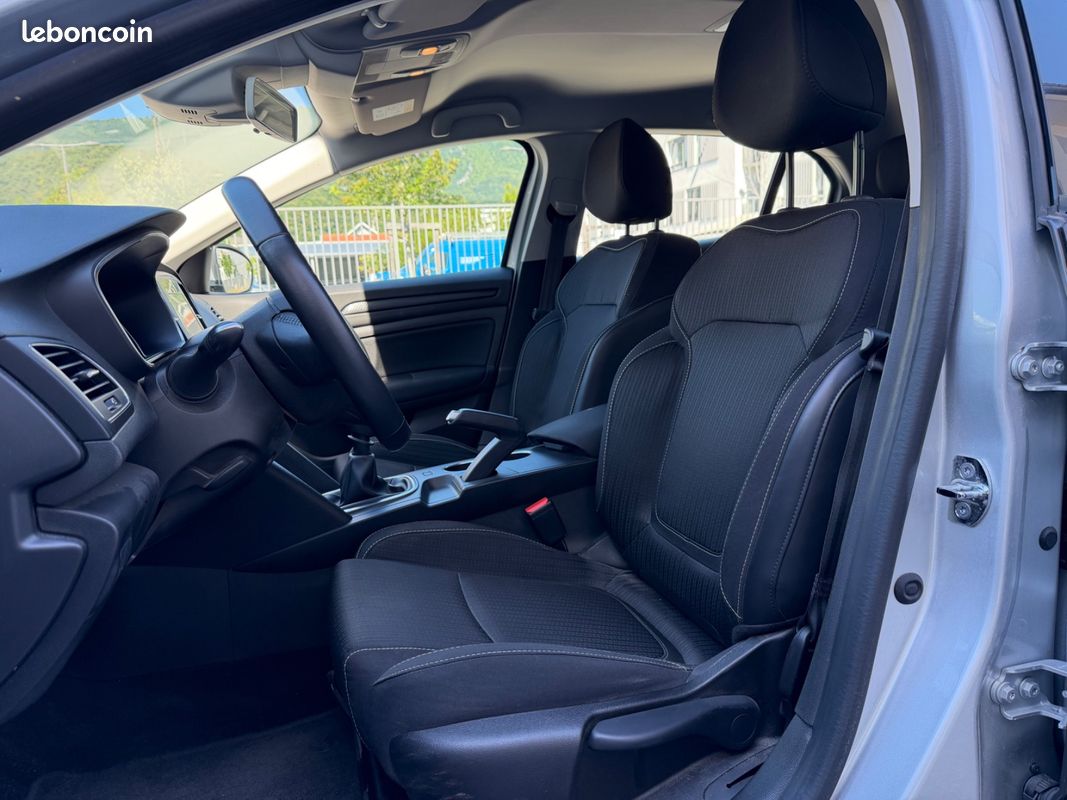 RENAULT MEGANE IV BERLINE BUSINESS MEGANE 4 1.5 Blue dCi 115 - GPS - RADARS - CLIM AUTO (image 16)