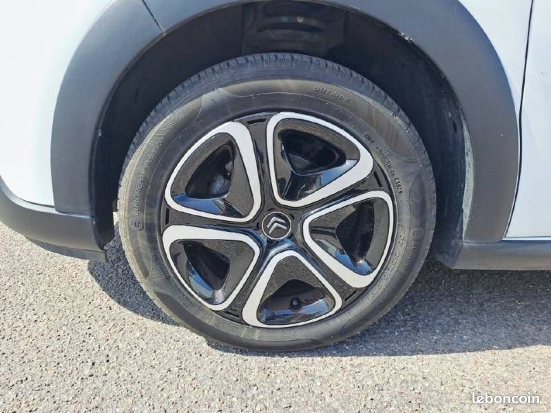 Citroën C3 PureTech 82 S&S BVM5 Graphic (image 11)
