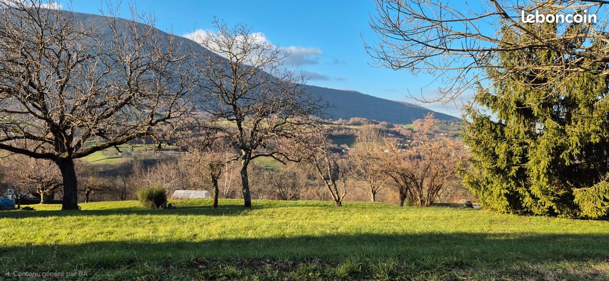 Terrain constructible 650 m2 · à Saint-Martin-le-Colonel · 65 000 €