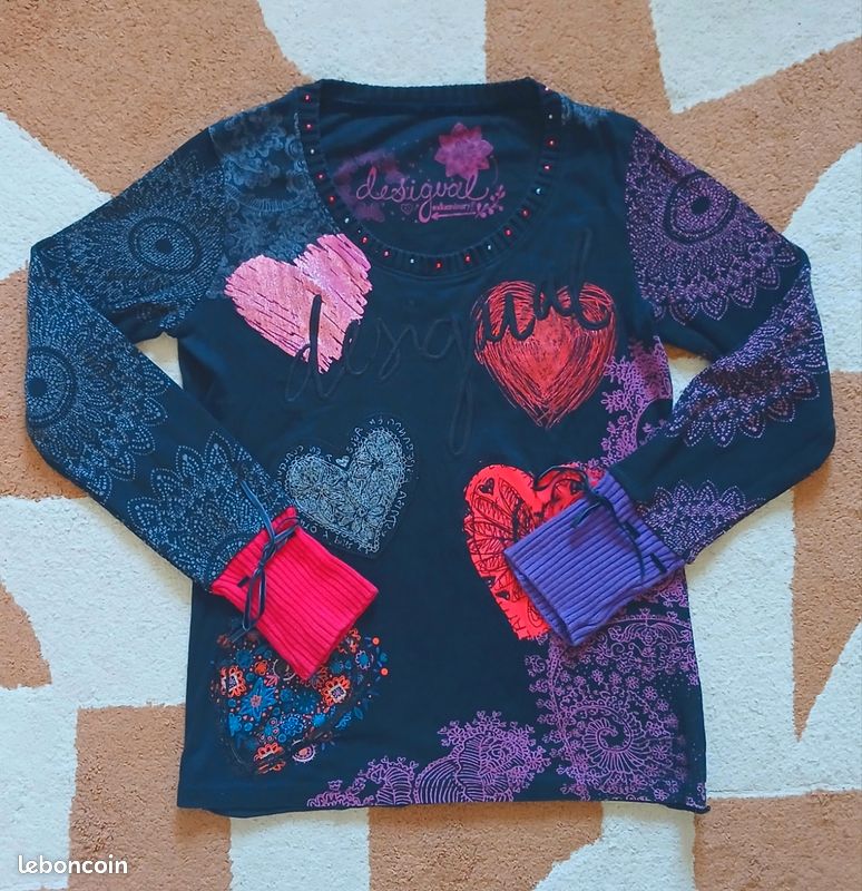Haut manches longues Desigual - Motifs Cœurs & Mandalas | Taille M (image 1)