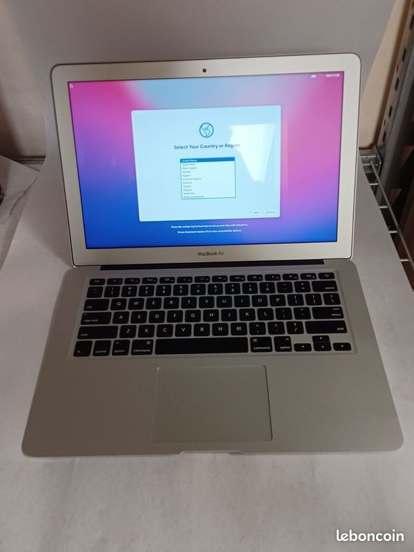 Macbook Air 13" 2017 (image 1)