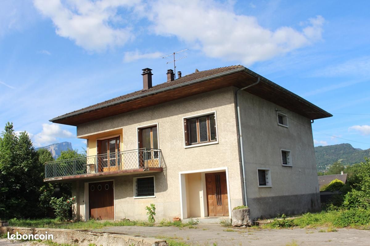 Maison 5 pièces 110 m² · à Challes-les-Eaux · 110 m² · 395 000 €