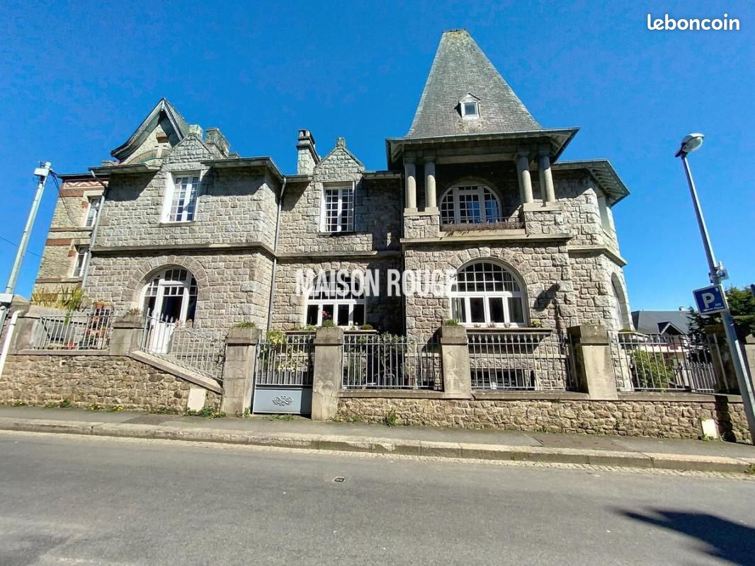 Maison 13 pièces 280 m² · à Dinan · 280 m² · 628 800 €