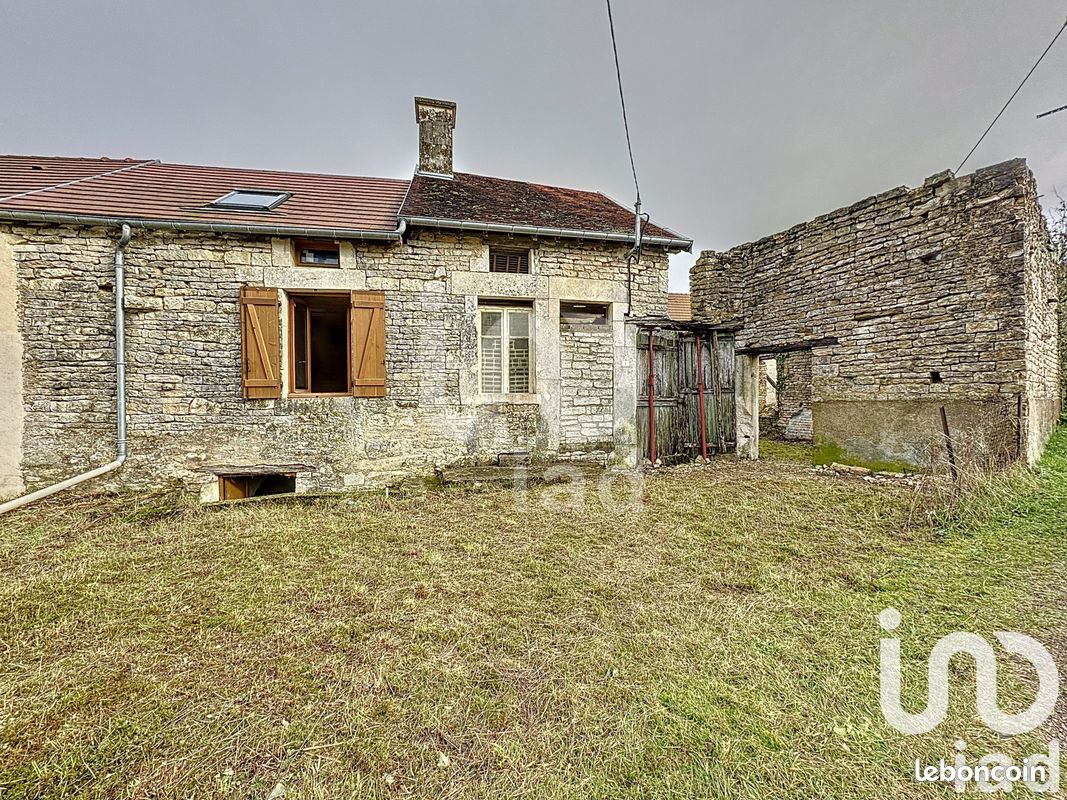 Maison 2 pièces 37 m² · à Rugny · 37 m² · 19 000 €