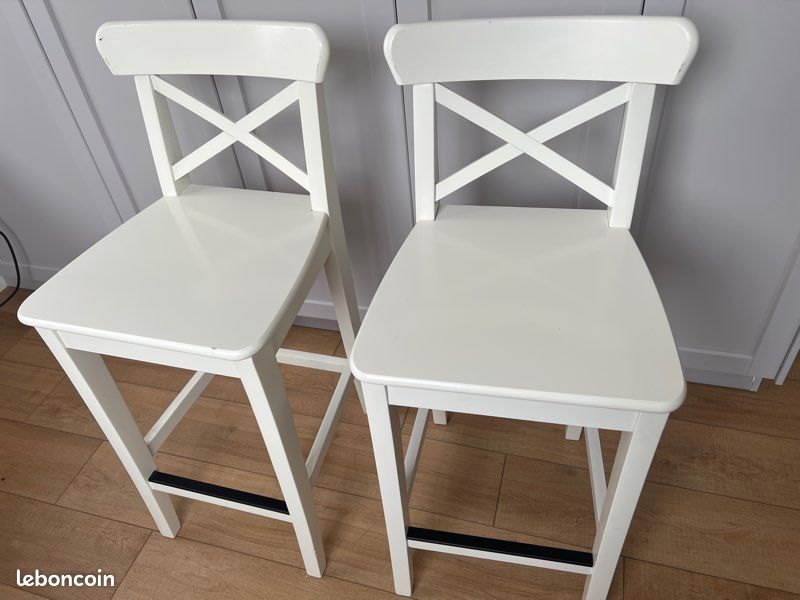 2 chaises de bar blanches (image 1)