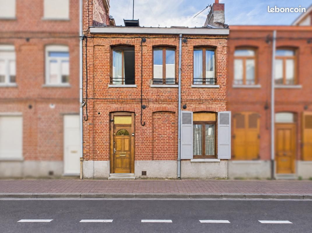 Immeuble 50 m² · à Lille · 50 m² · 166 400 €