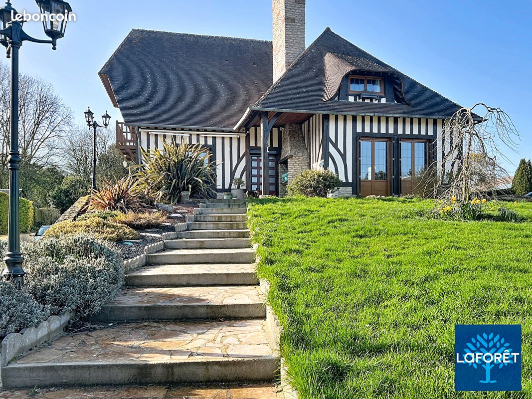 Maison 8 pièces 190 m² · à Thiberville · 190 m² · 330 000 €