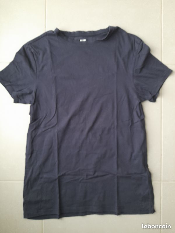 T shirt (image 1)